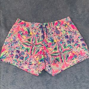 Lilly Pulitzer Run Around Shorts size Medium